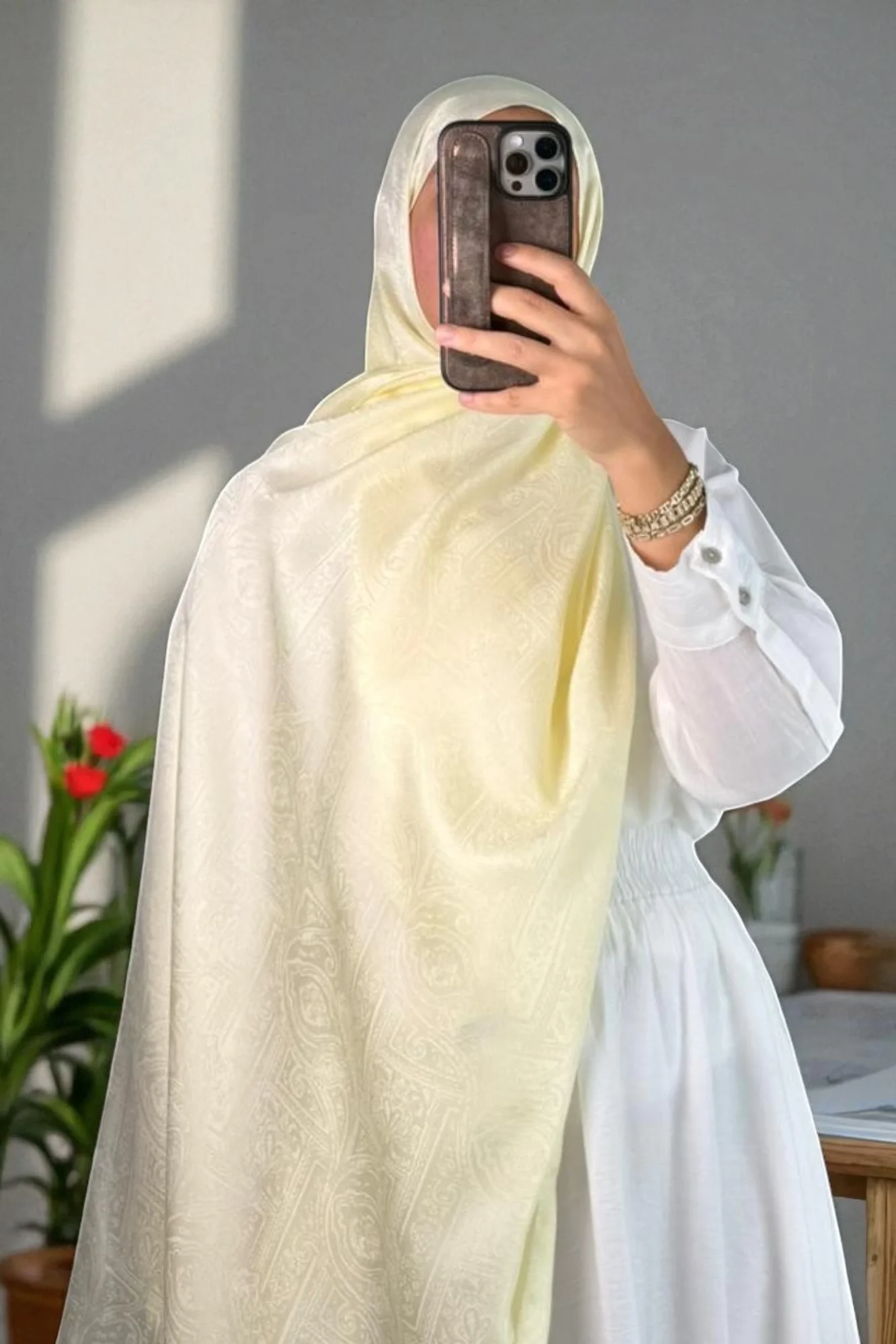 Nora Desen Shine Glow Şal Tereyağ Sarısı
